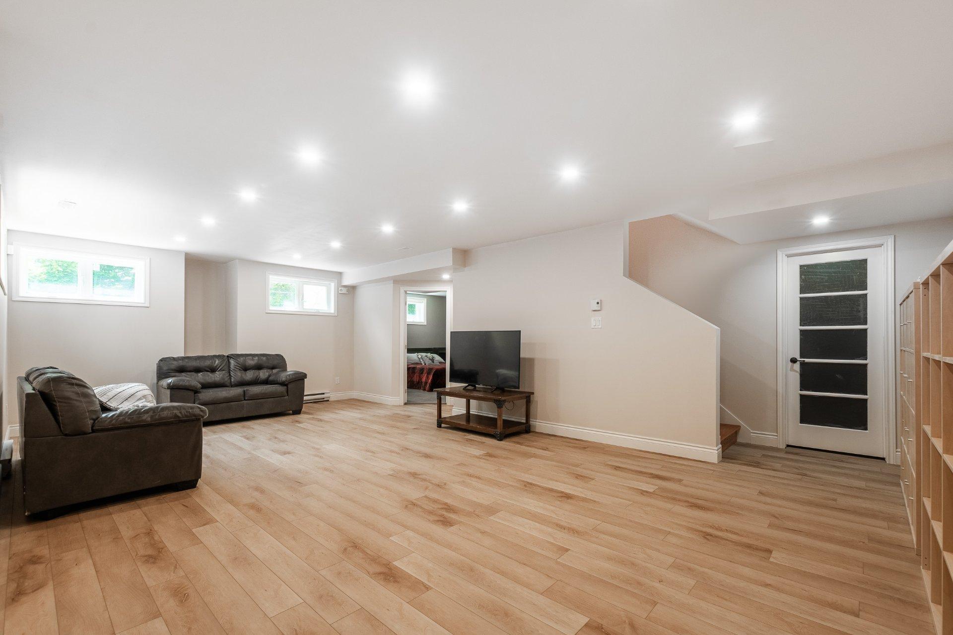









4096


Rue de l'Orchidée

,
Saint-Bruno-de-Montarville,




QC
J3V6K1

