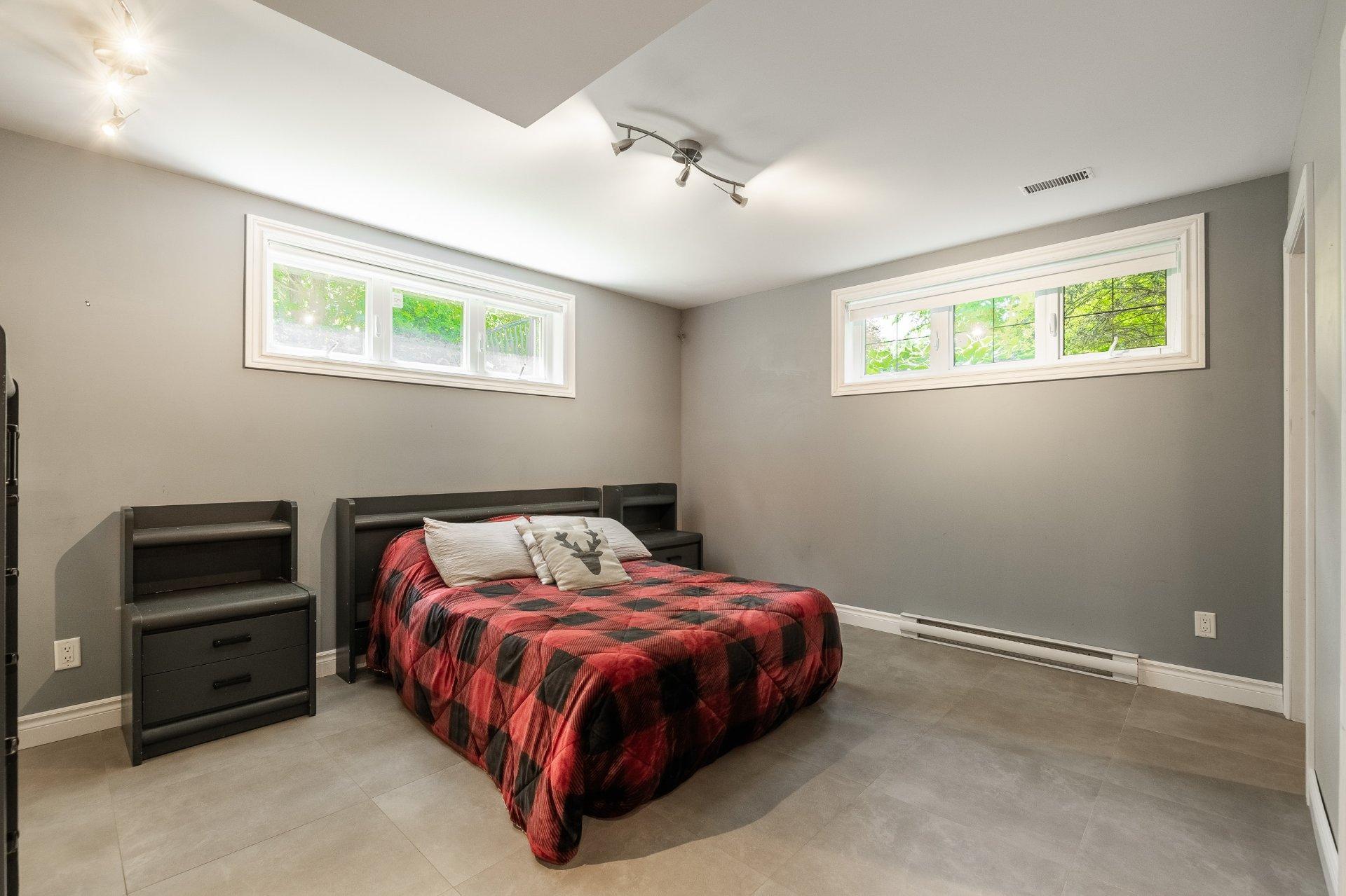 









4096


Rue de l'Orchidée

,
Saint-Bruno-de-Montarville,




QC
J3V6K1

