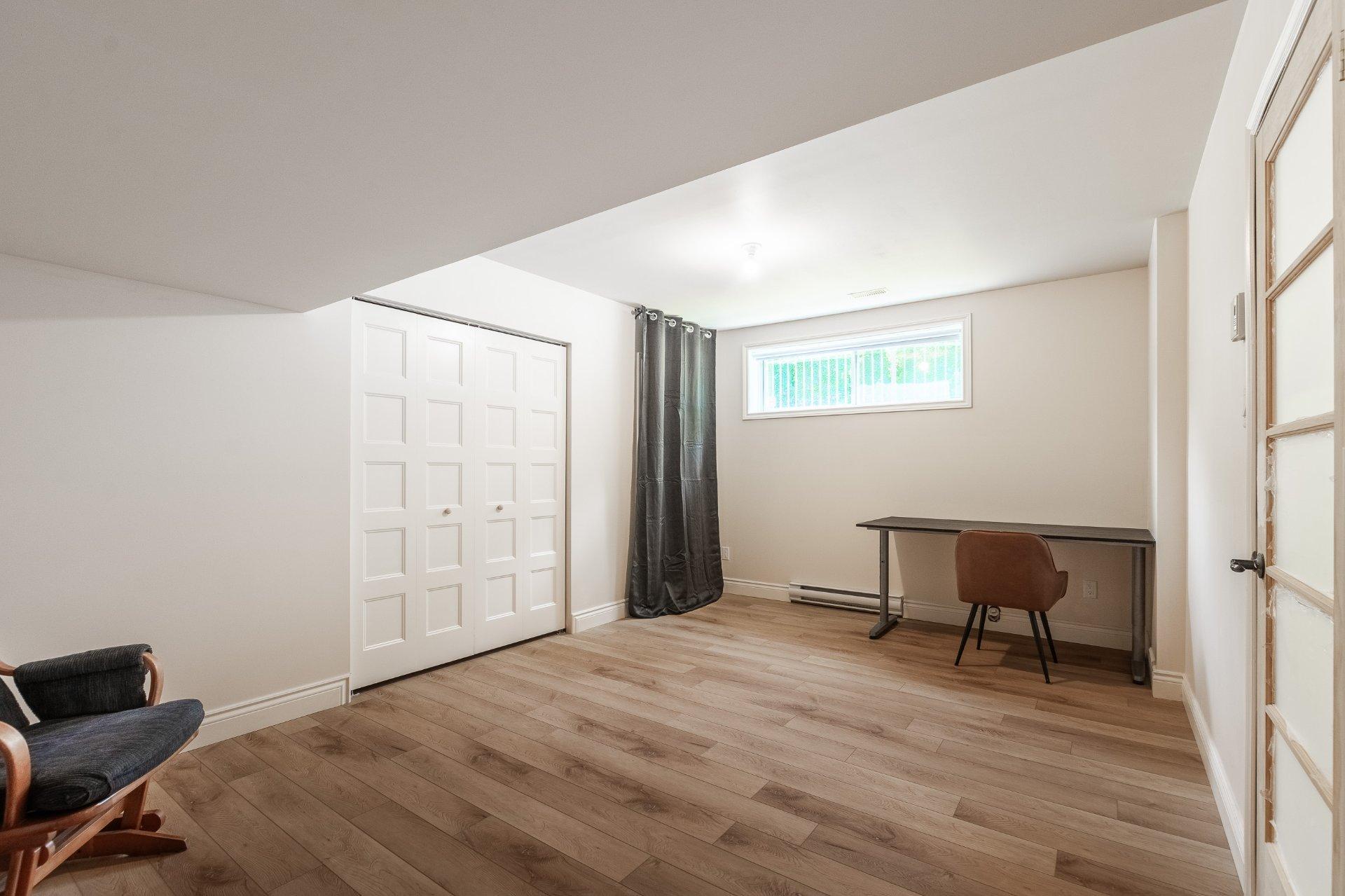 









4096


Rue de l'Orchidée

,
Saint-Bruno-de-Montarville,




QC
J3V6K1

