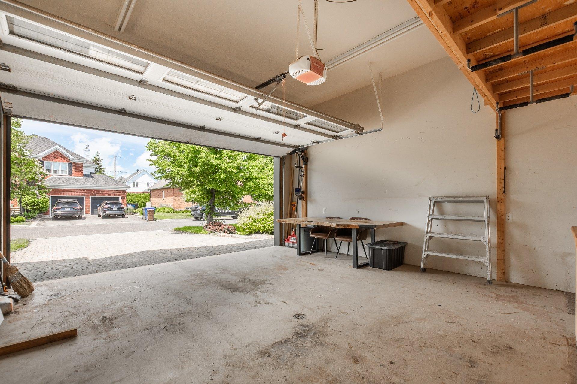 









4096


Rue de l'Orchidée

,
Saint-Bruno-de-Montarville,




QC
J3V6K1

