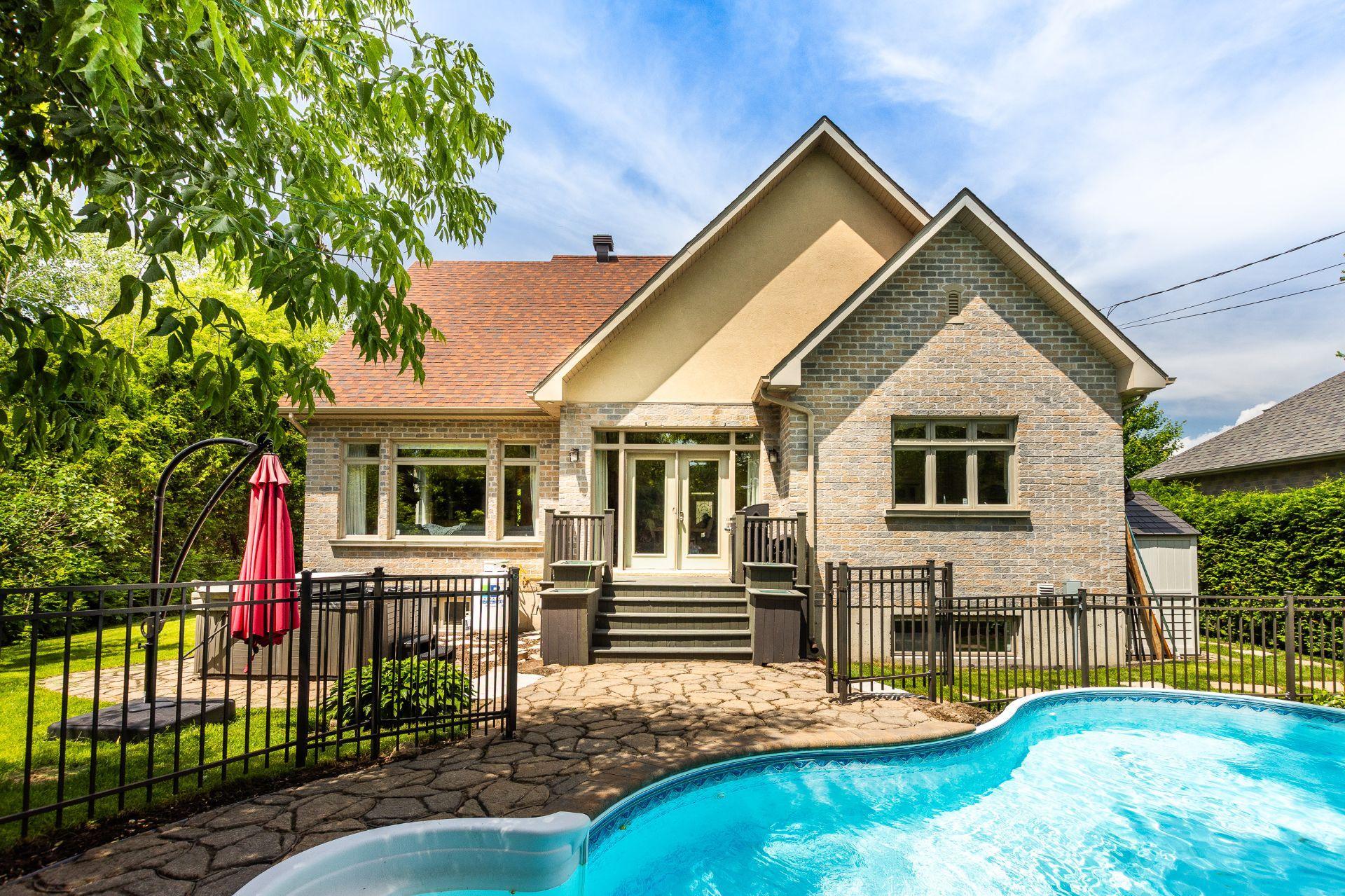 









4096


Rue de l'Orchidée

,
Saint-Bruno-de-Montarville,




QC
J3V6K1

