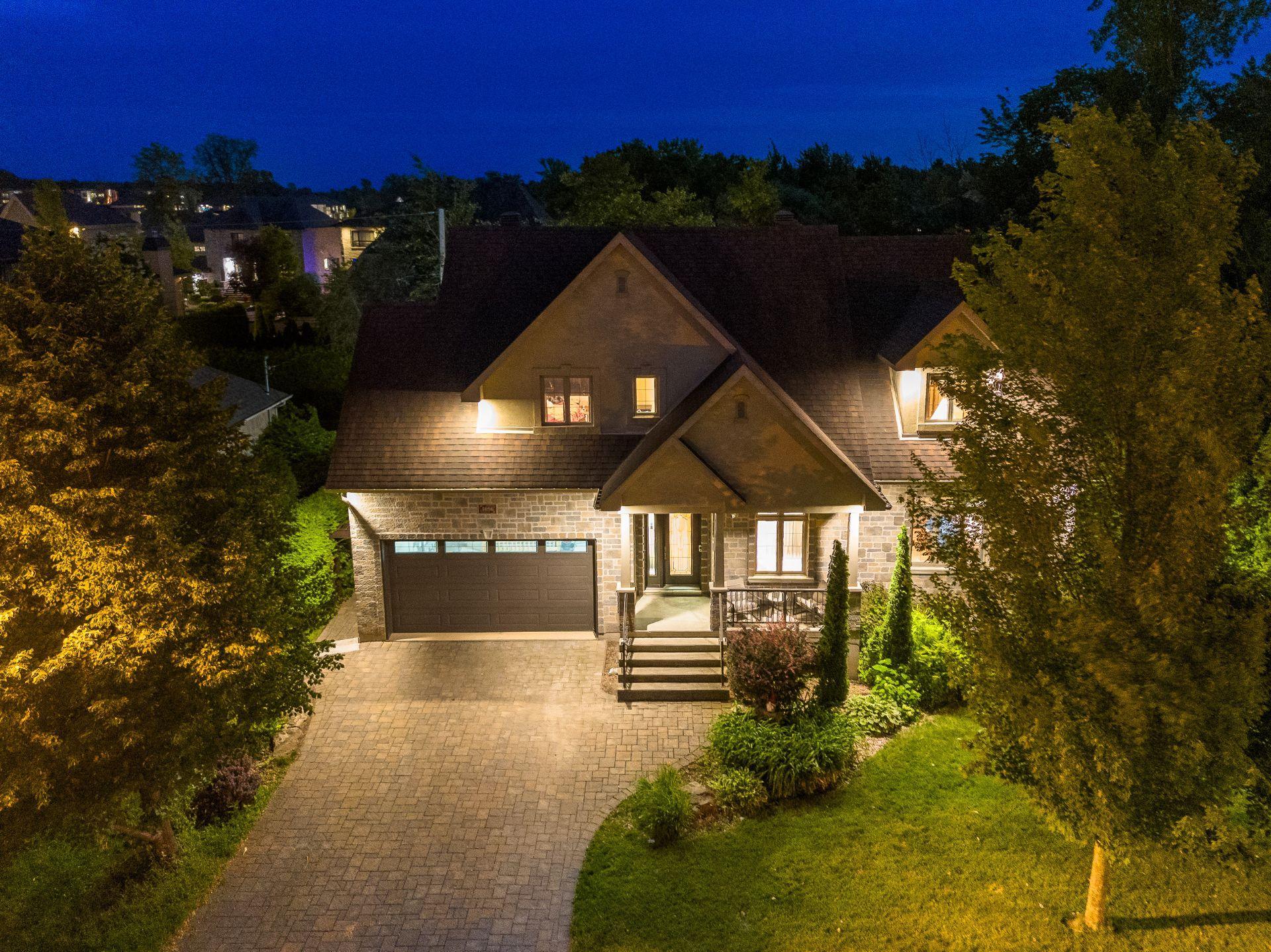 









4096


Rue de l'Orchidée

,
Saint-Bruno-de-Montarville,




QC
J3V6K1

