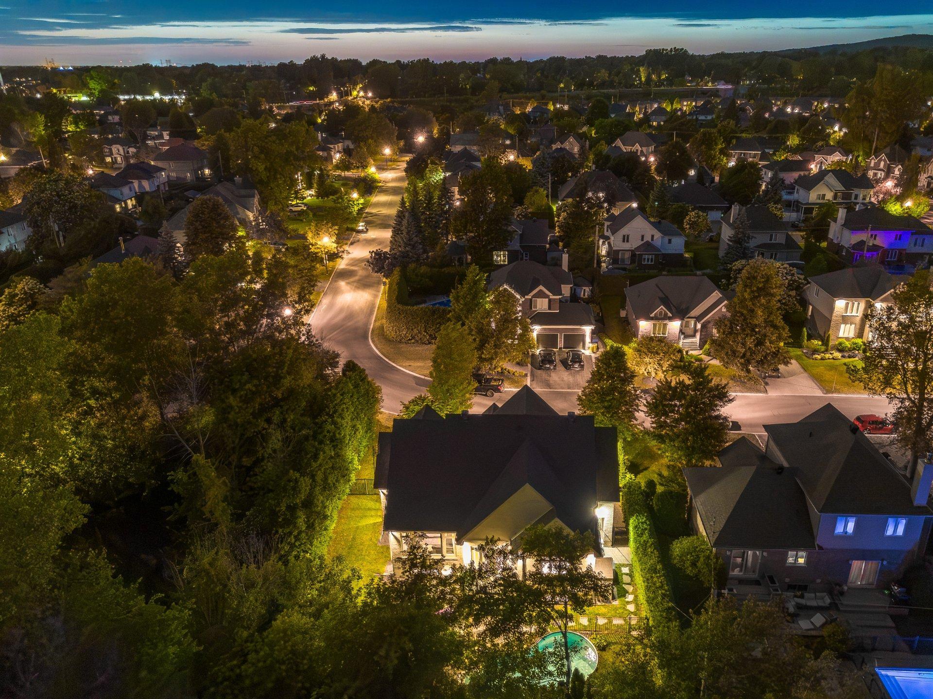 









4096


Rue de l'Orchidée

,
Saint-Bruno-de-Montarville,




QC
J3V6K1

