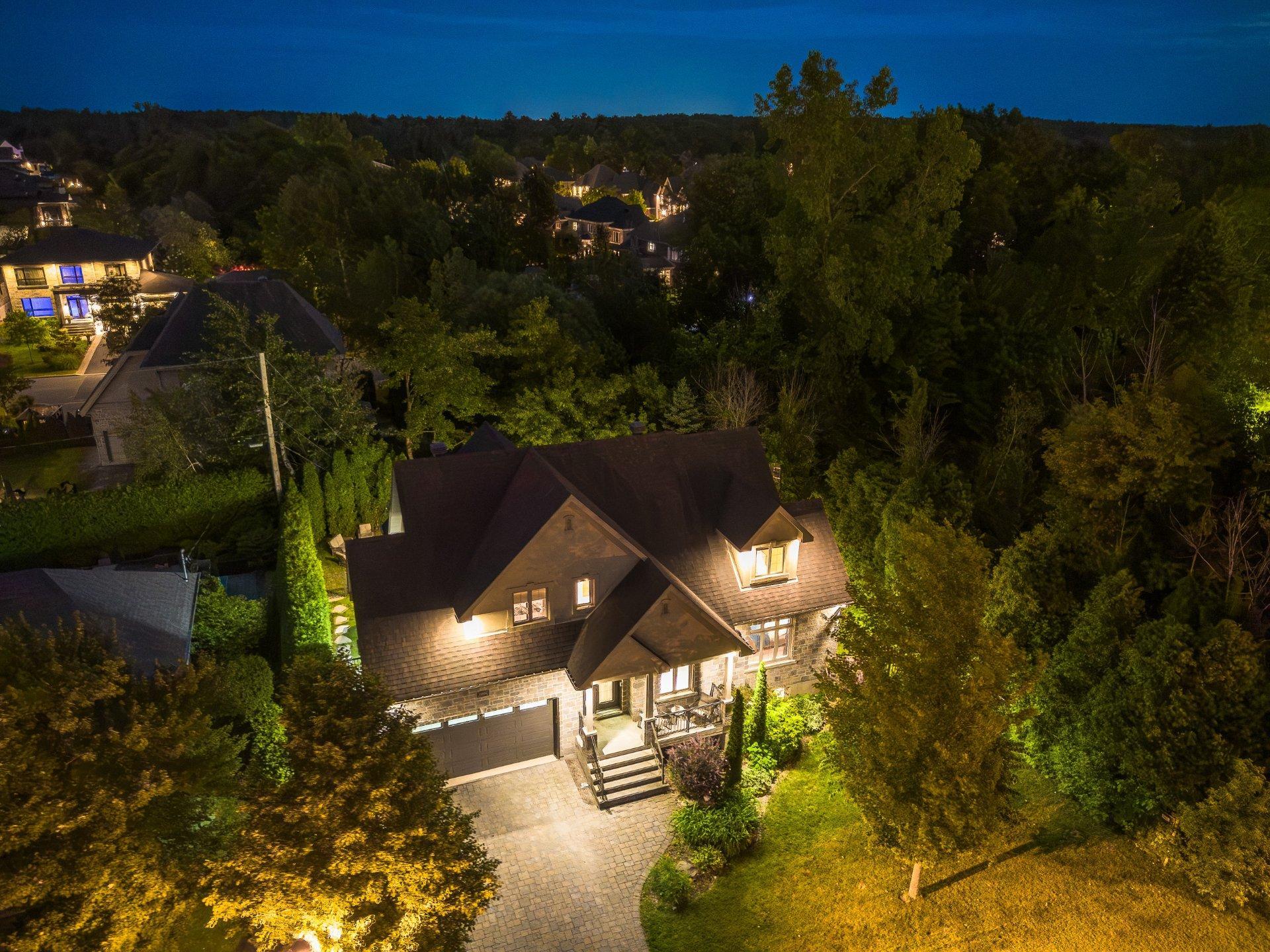 









4096


Rue de l'Orchidée

,
Saint-Bruno-de-Montarville,




QC
J3V6K1

