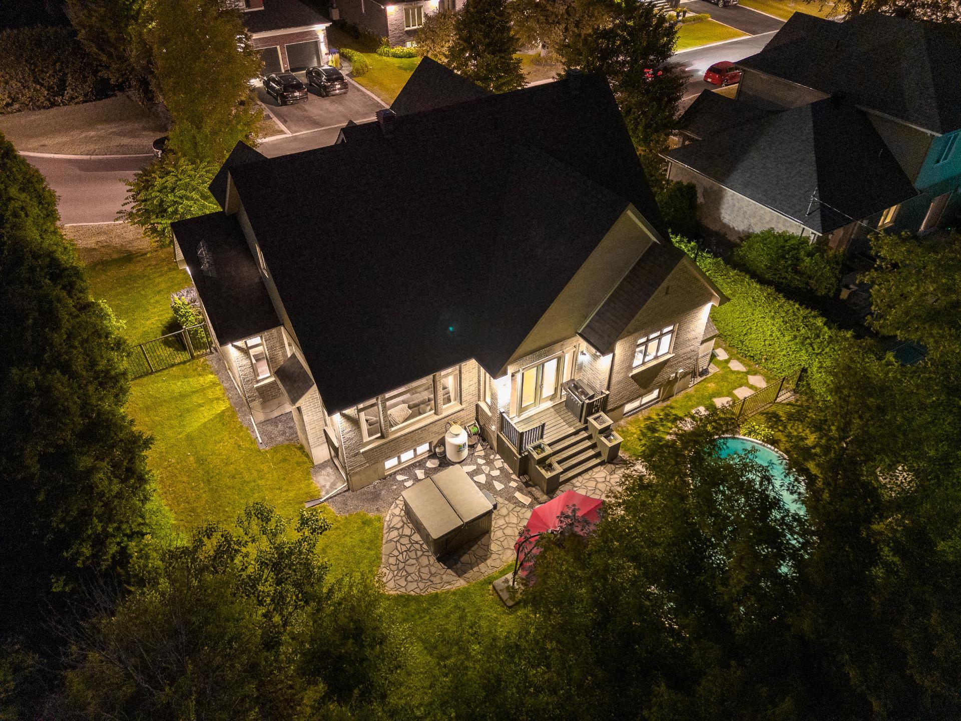 









4096


Rue de l'Orchidée

,
Saint-Bruno-de-Montarville,




QC
J3V6K1

