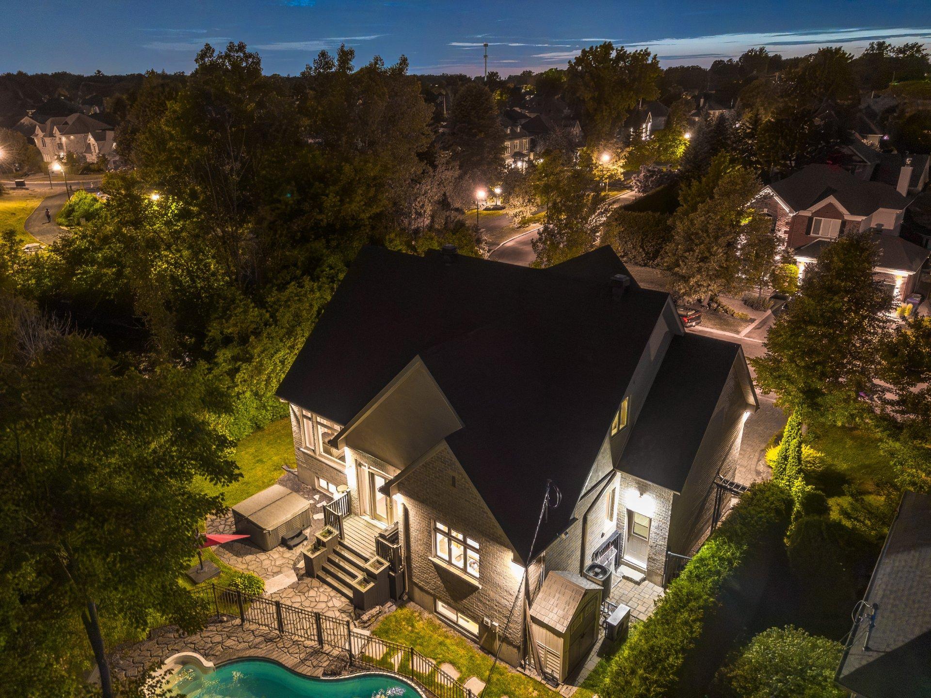 









4096


Rue de l'Orchidée

,
Saint-Bruno-de-Montarville,




QC
J3V6K1

