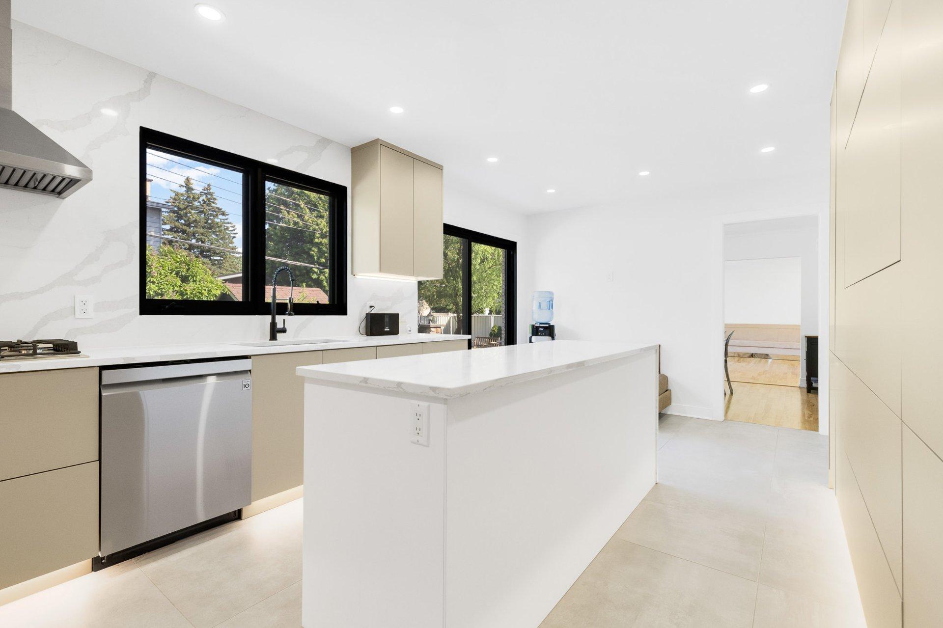 









129


Rue Wilson

,
Dollard-des-Ormeaux,




QC
H9A1W7

