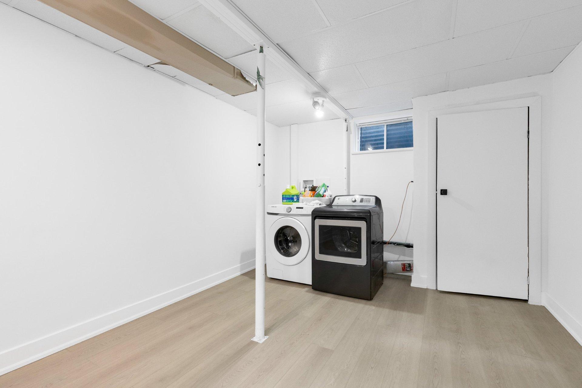 









129


Rue Wilson

,
Dollard-des-Ormeaux,




QC
H9A1W7

