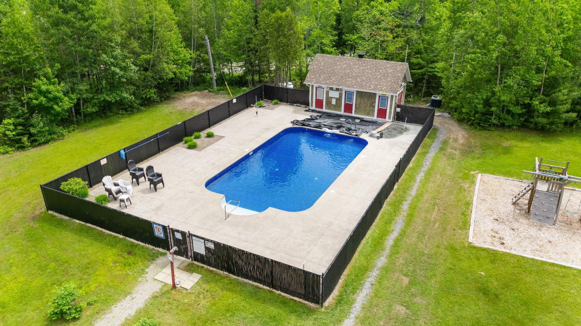 









235


Ch. du Domaine

,
Saint-Denis-de-Brompton,







QC
J0B2P0

