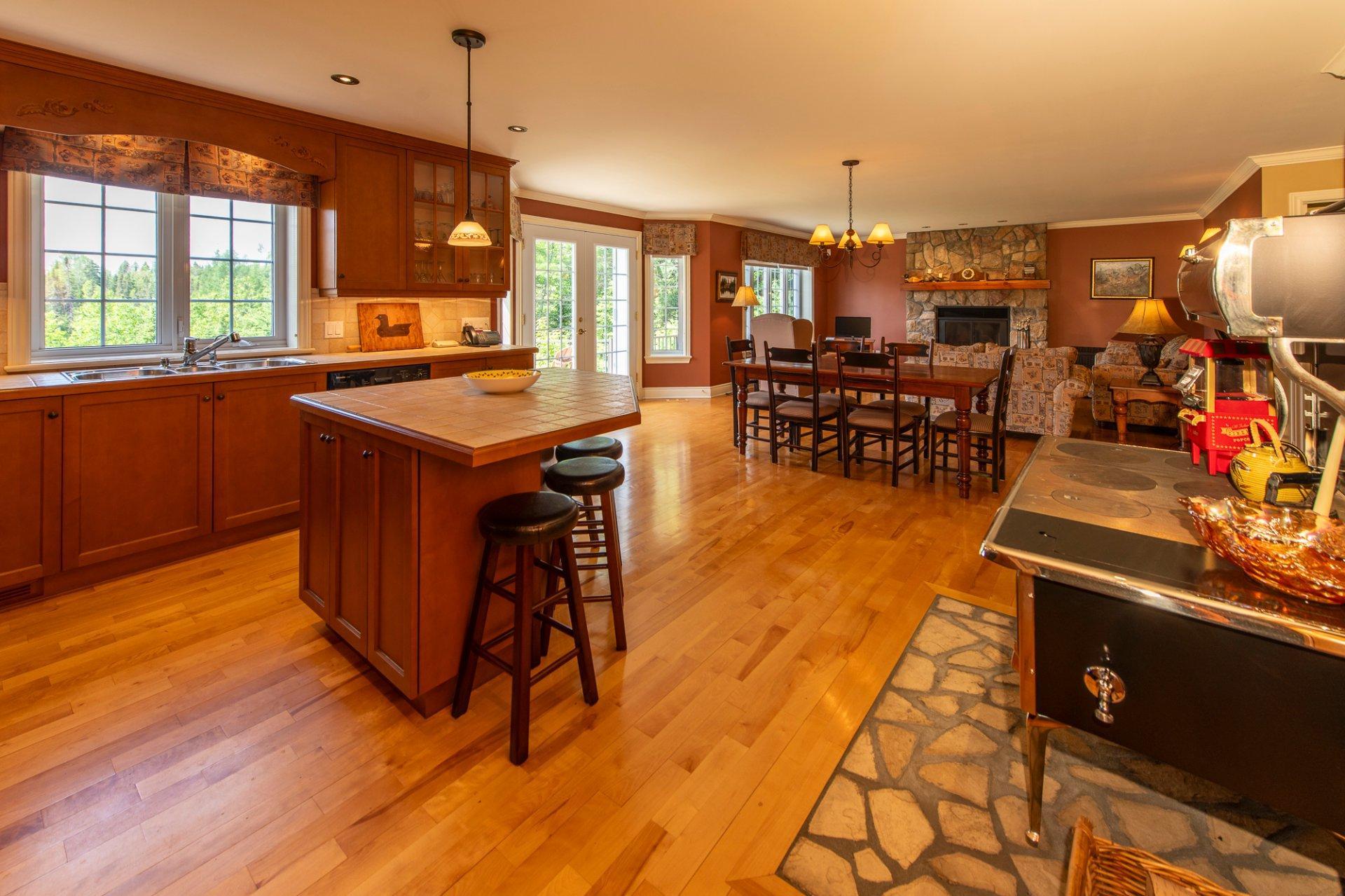 









356


Ch. de Ste-Lucie

,
Sainte-Lucie-des-Laurentides,




QC
J0T2J0

