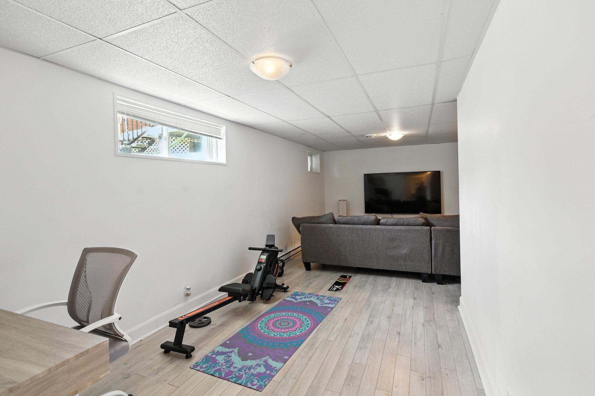 









1466


Rue Bernier

,
Saint-Jean-sur-Richelieu,




QC
J2W1G1

