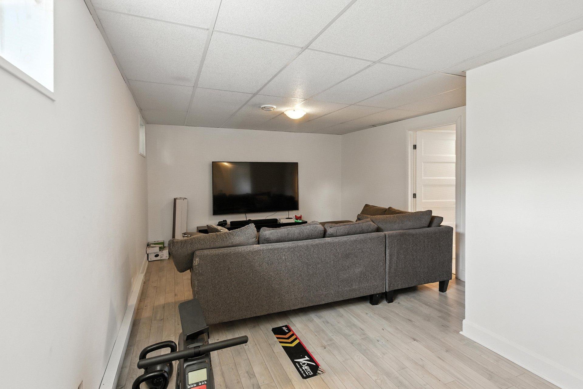 









1466


Rue Bernier

,
Saint-Jean-sur-Richelieu,




QC
J2W1G1

