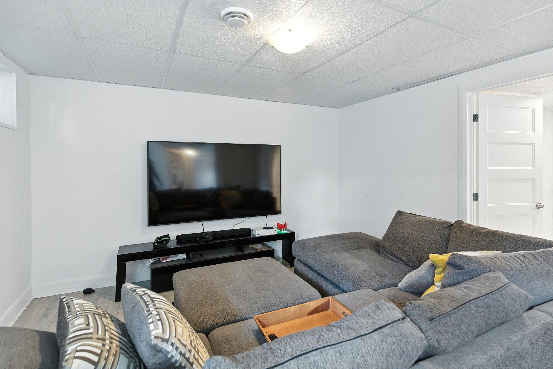 









1466


Rue Bernier

,
Saint-Jean-sur-Richelieu,




QC
J2W1G1

