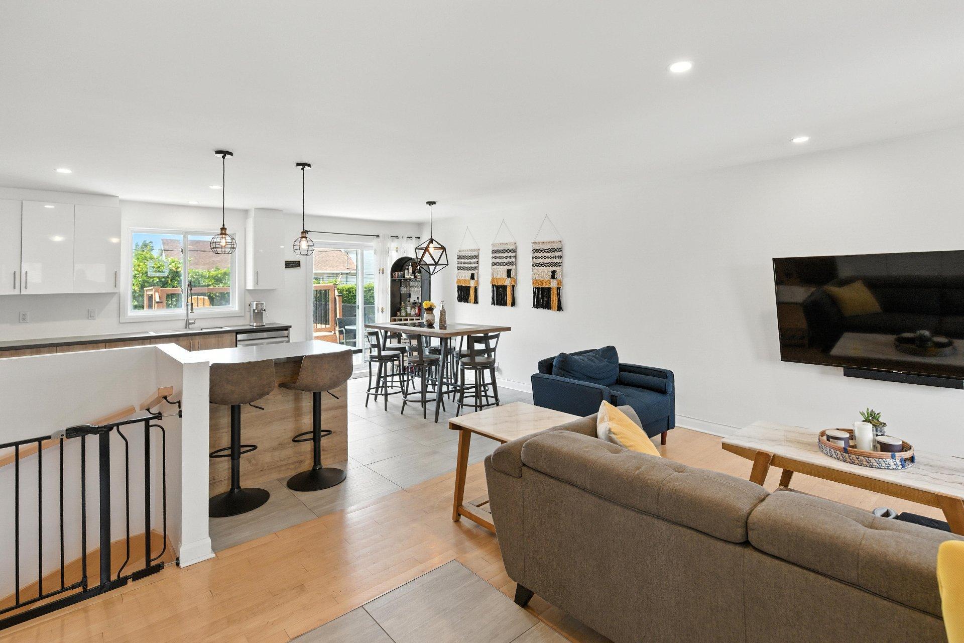 









1466


Rue Bernier

,
Saint-Jean-sur-Richelieu,




QC
J2W1G1

