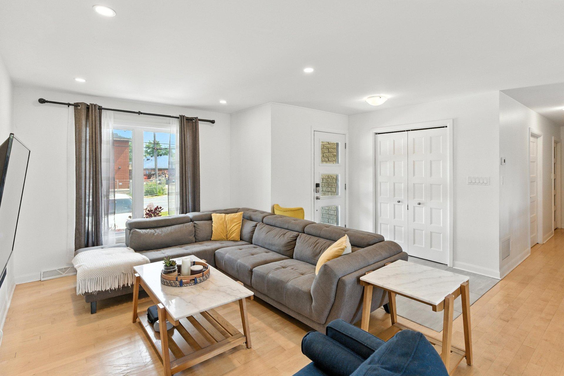 









1466


Rue Bernier

,
Saint-Jean-sur-Richelieu,




QC
J2W1G1

