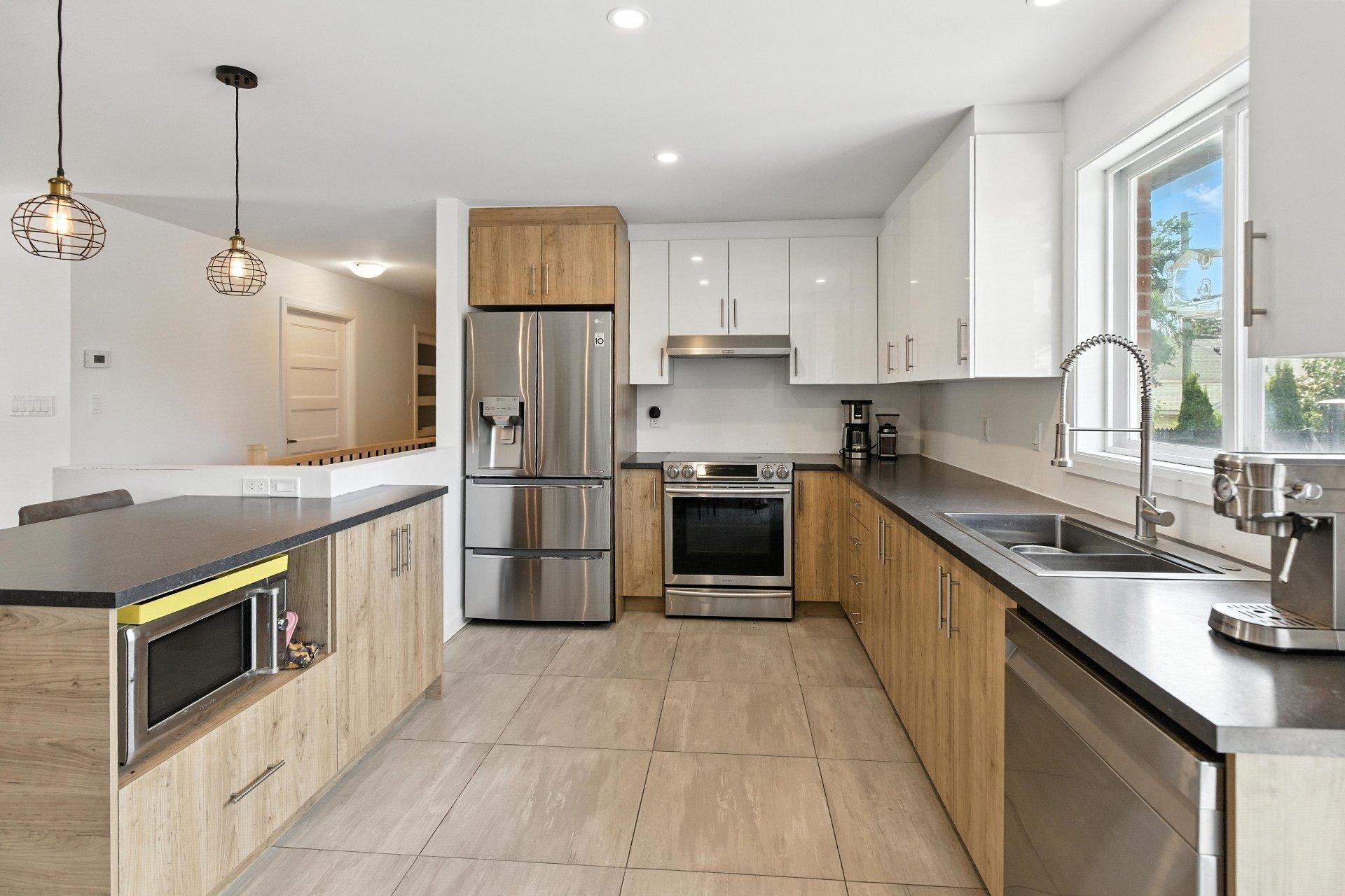 









1466


Rue Bernier

,
Saint-Jean-sur-Richelieu,




QC
J2W1G1

