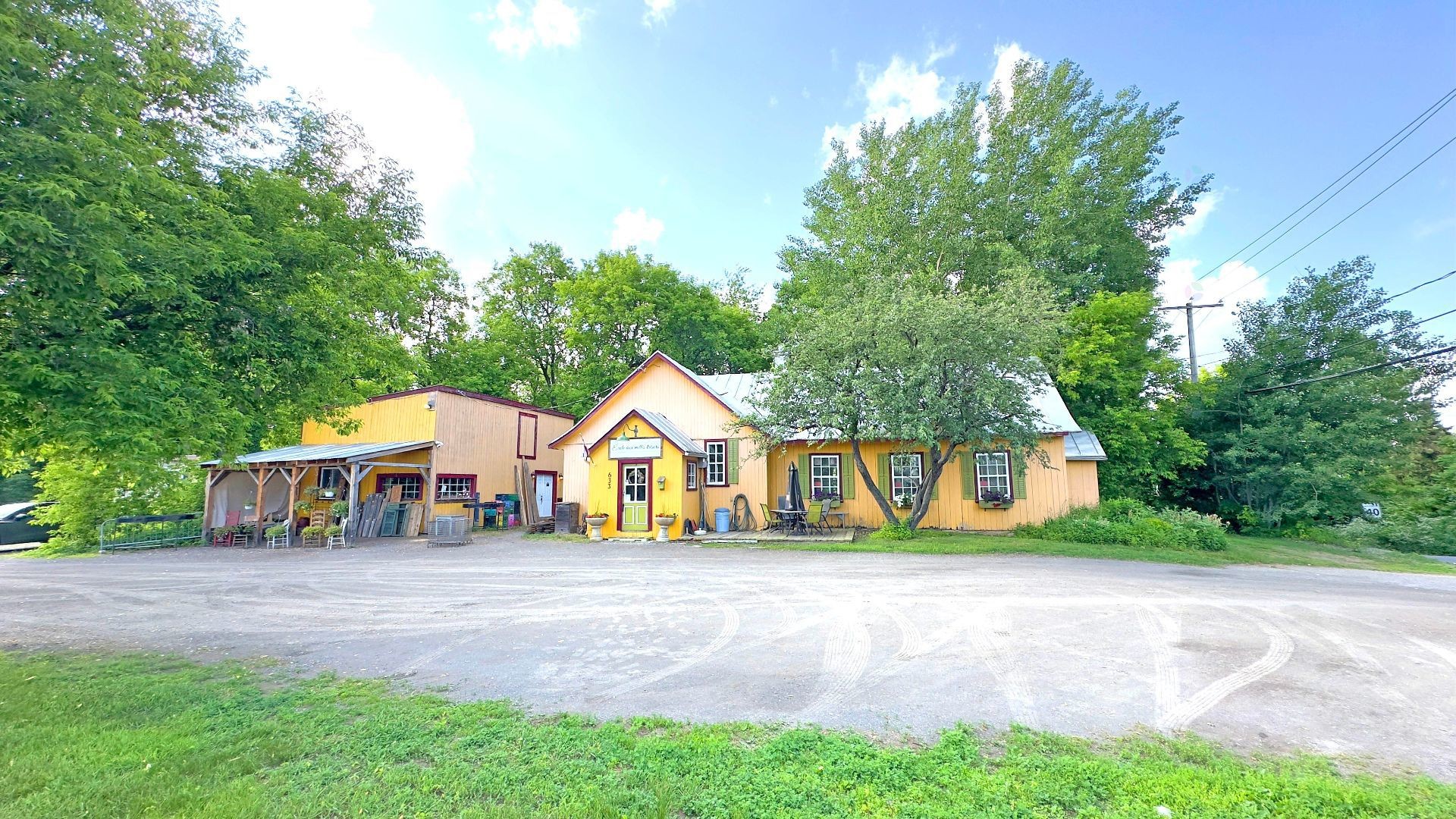 









633


Rue de New Glasgow

,
Sainte-Sophie,




QC
J5J2V7

