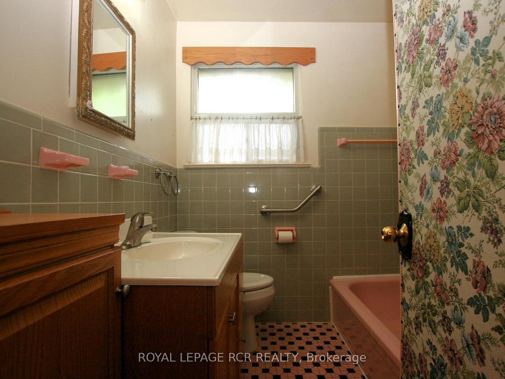 









69


Neames

Crescent,
Toronto,




ON
M3L 1K8

