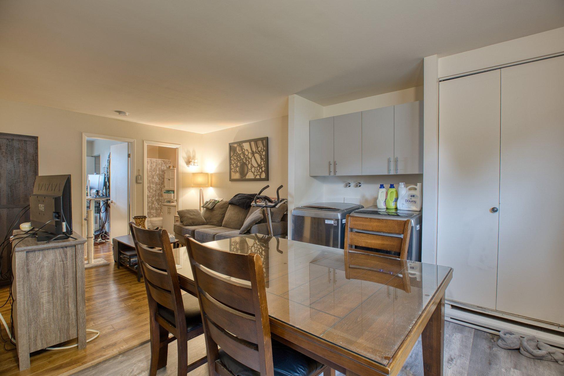 









490

 - 496


Av. du Parc

,
Saint-Jérôme,




QC
J7Z6R5

