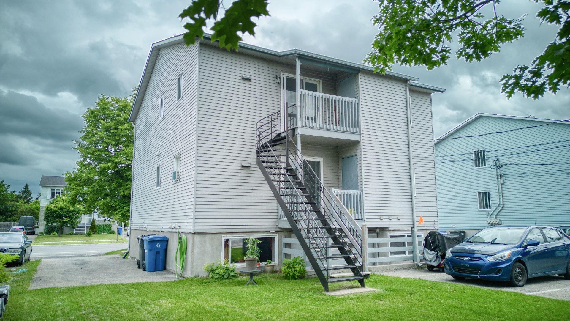 









490

 - 496


Av. du Parc

,
Saint-Jérôme,




QC
J7Z6R5

