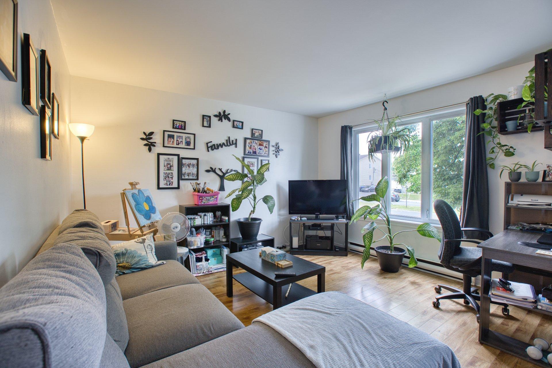 









490

 - 496


Av. du Parc

,
Saint-Jérôme,




QC
J7Z6R5

