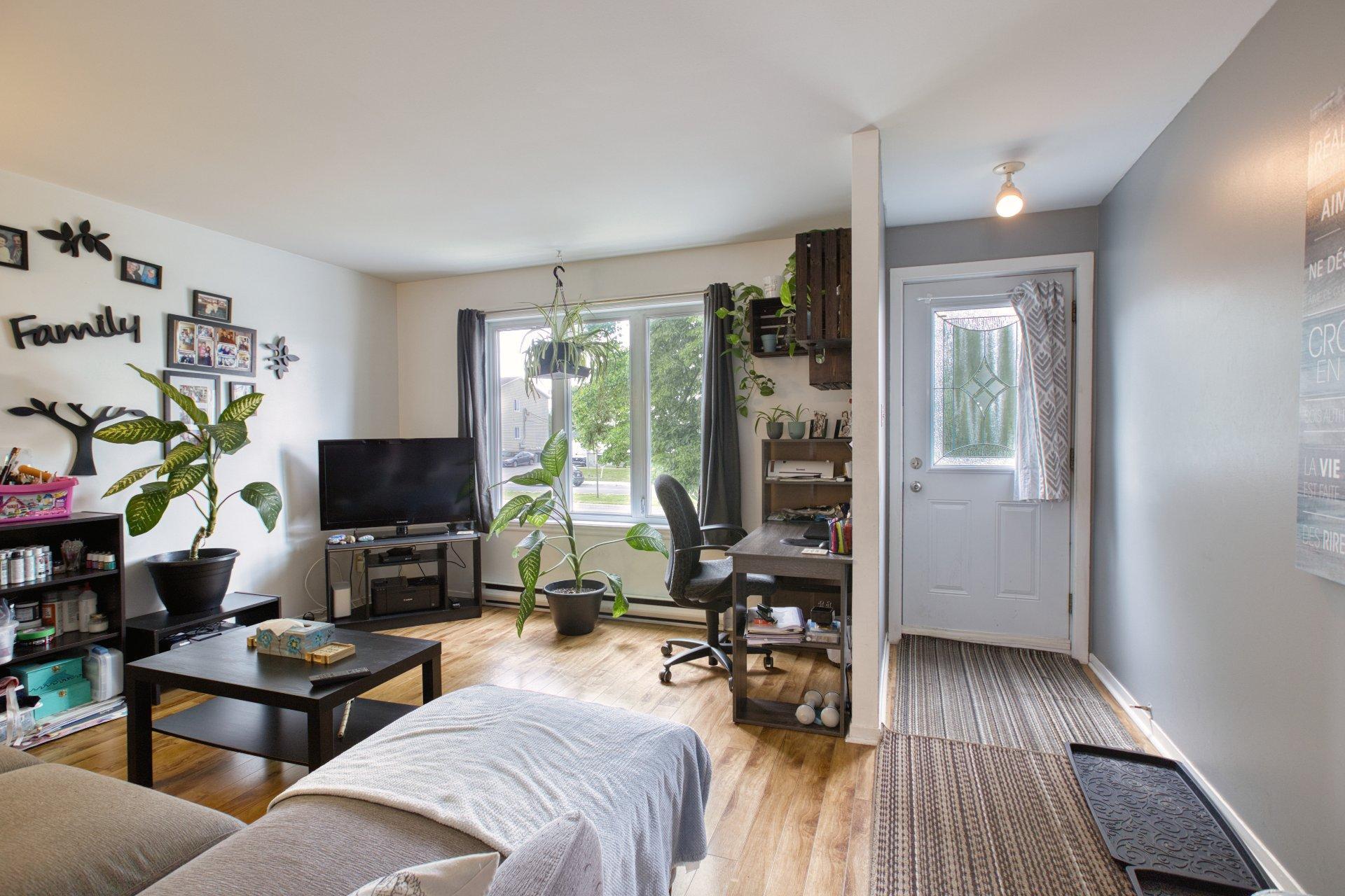 









490

 - 496


Av. du Parc

,
Saint-Jérôme,




QC
J7Z6R5

