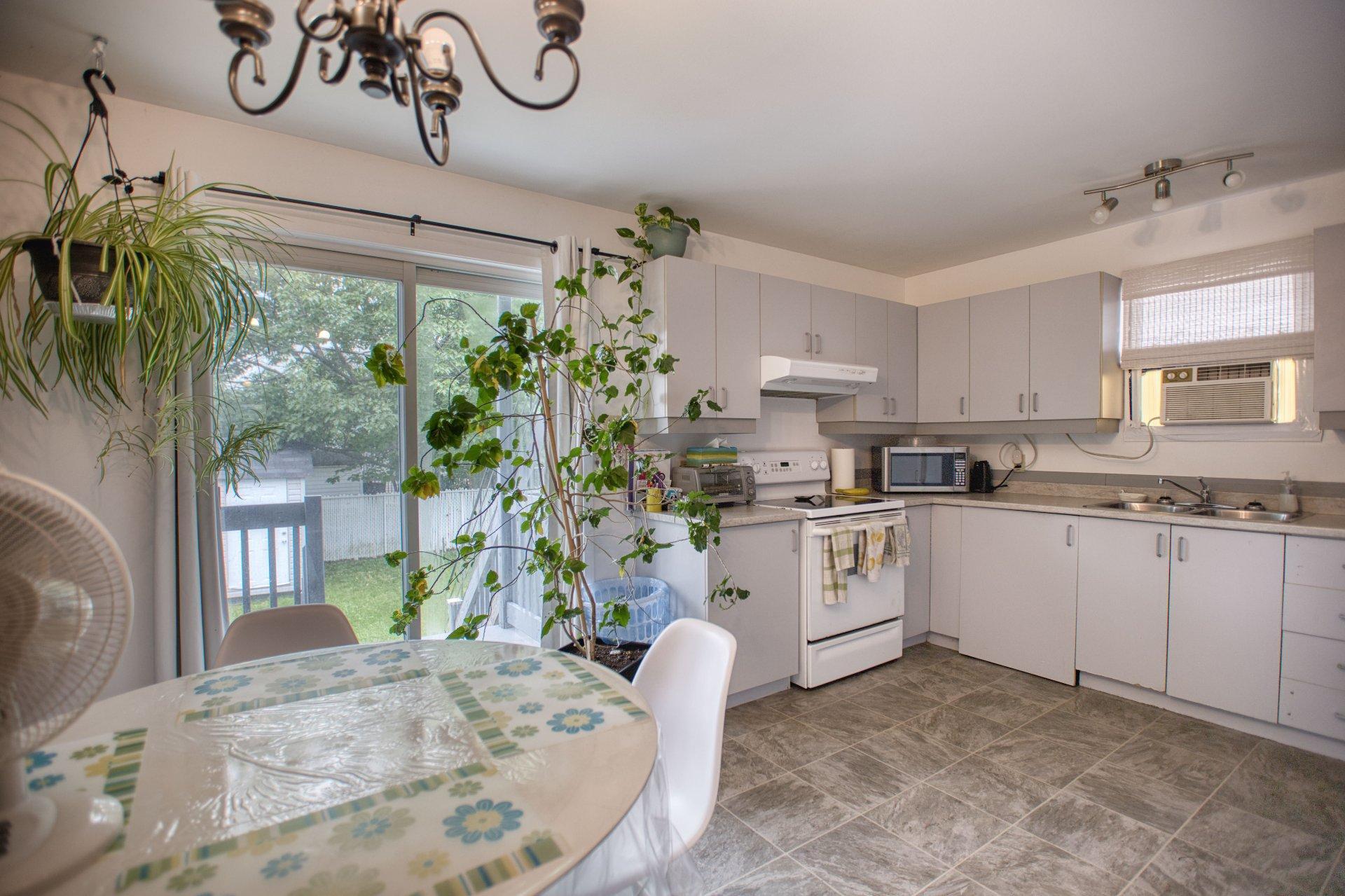 









490

 - 496


Av. du Parc

,
Saint-Jérôme,




QC
J7Z6R5

