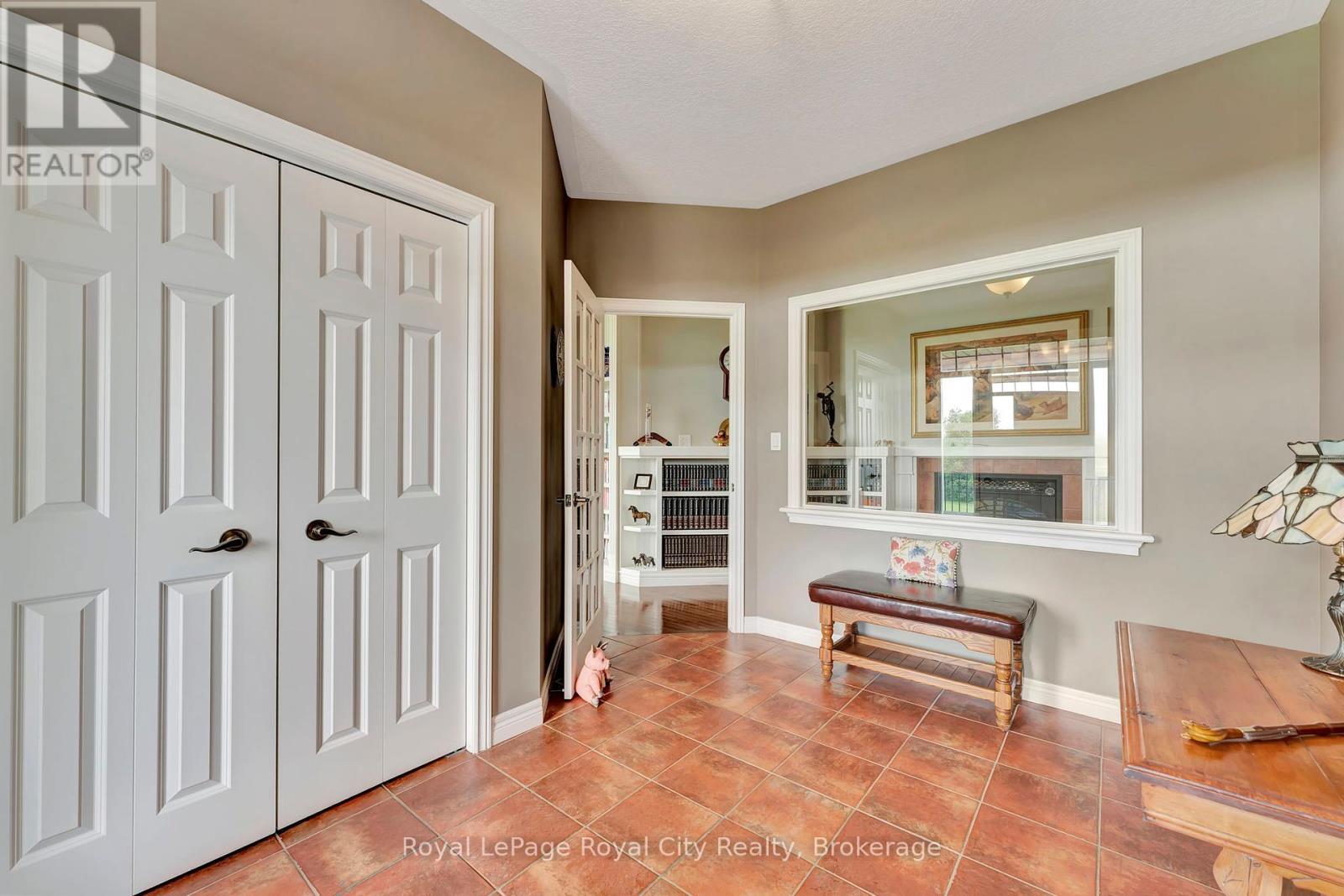 












7122 GORE ROAD

,
Puslinch (Crieff/Aikensville/Killean),




Ontario
N0B2J0

