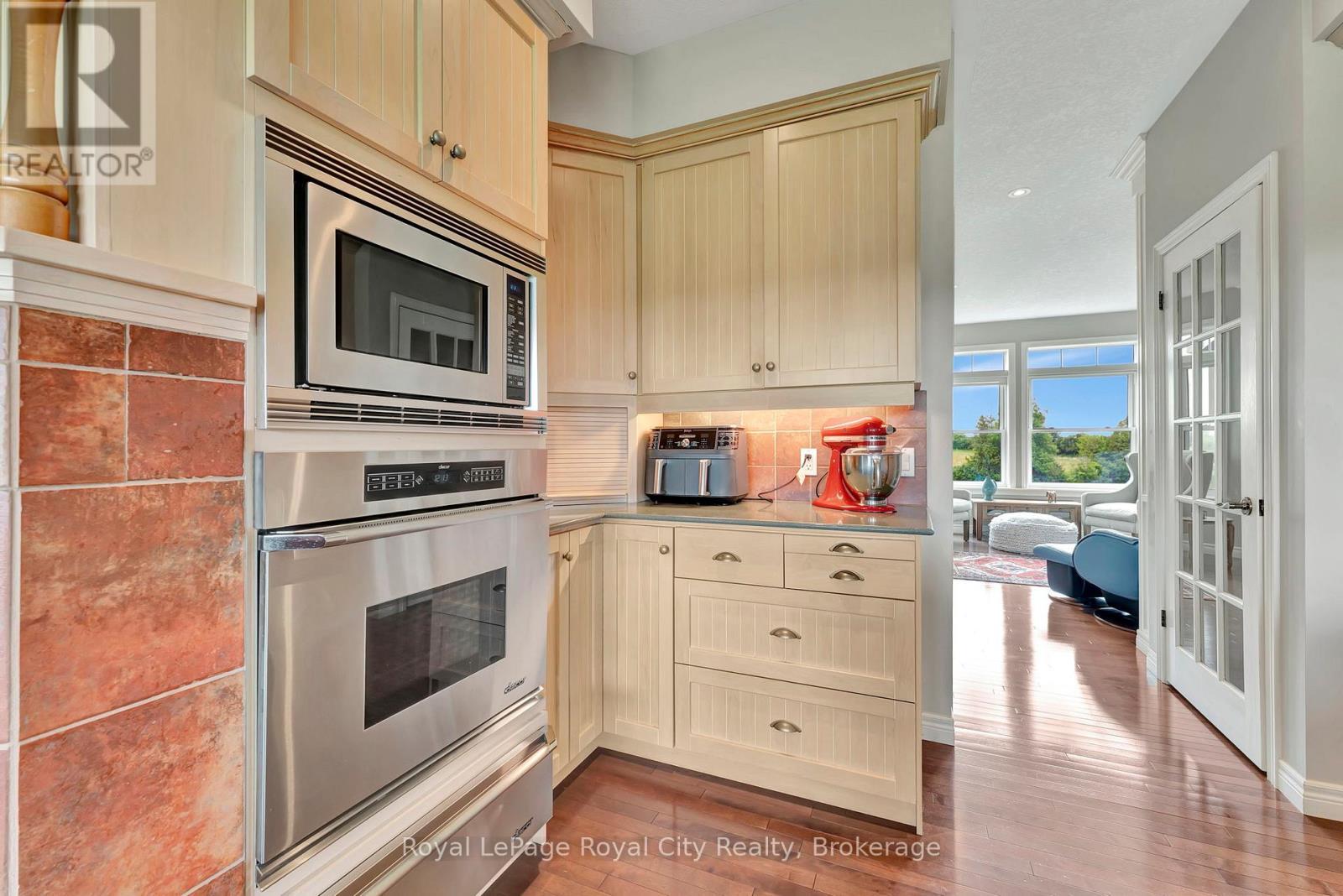 












7122 GORE ROAD

,
Puslinch (Crieff/Aikensville/Killean),




Ontario
N0B2J0

