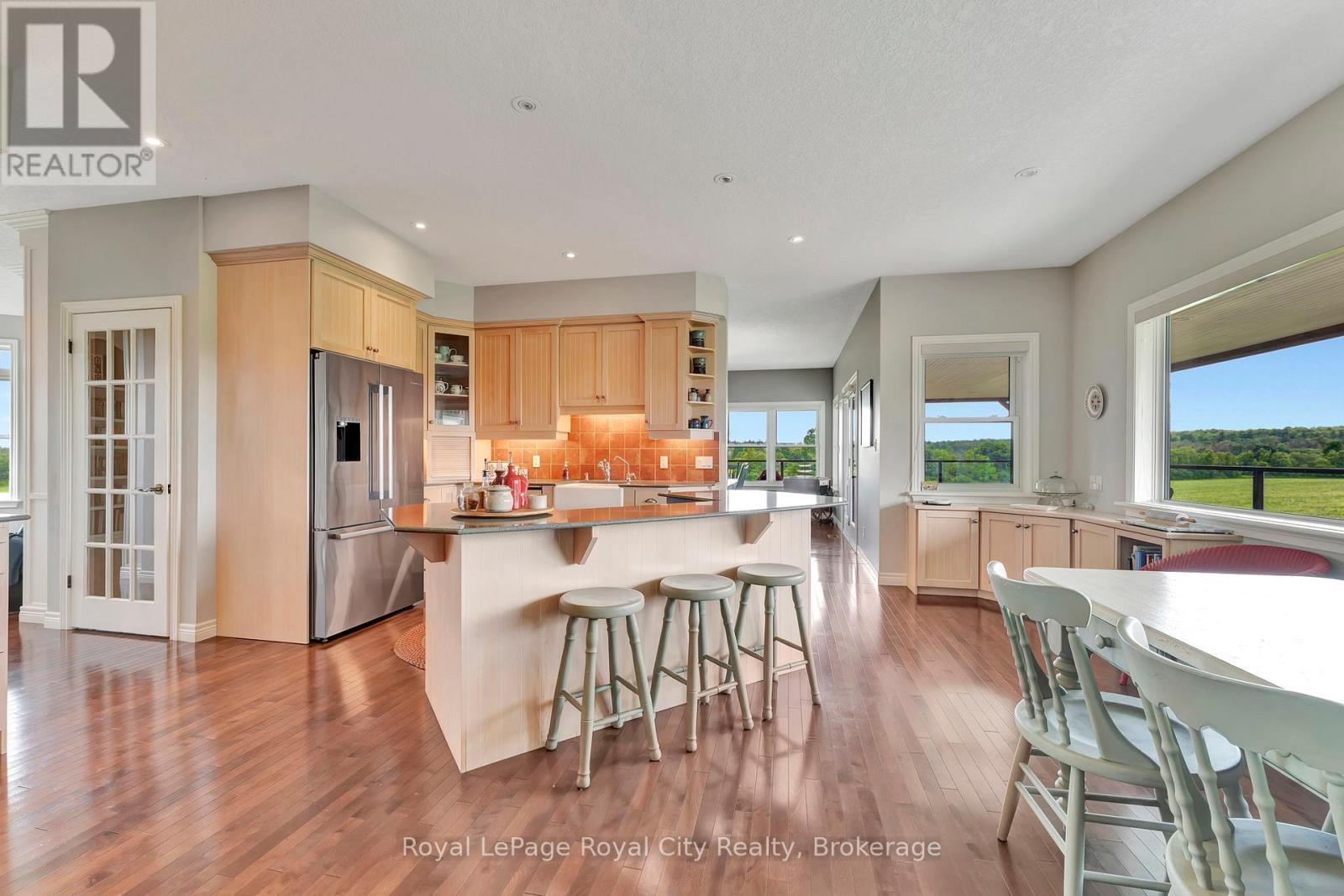 












7122 GORE ROAD

,
Puslinch (Crieff/Aikensville/Killean),




Ontario
N0B2J0

