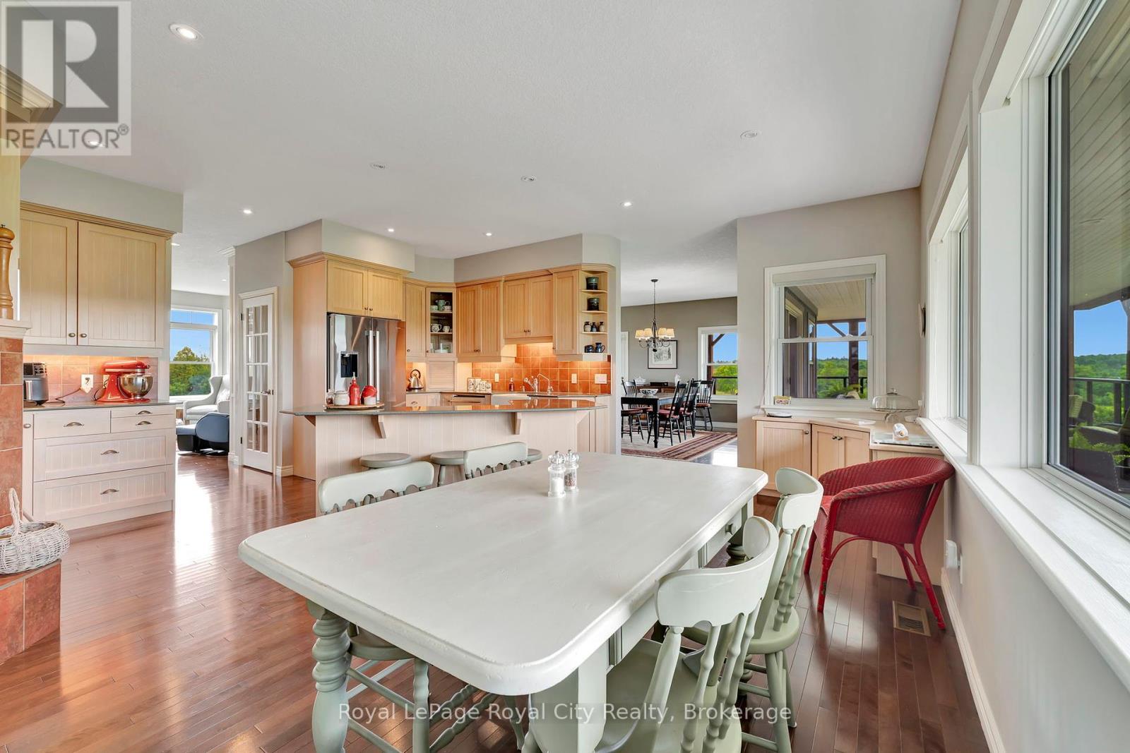 












7122 GORE ROAD

,
Puslinch (Crieff/Aikensville/Killean),




Ontario
N0B2J0

