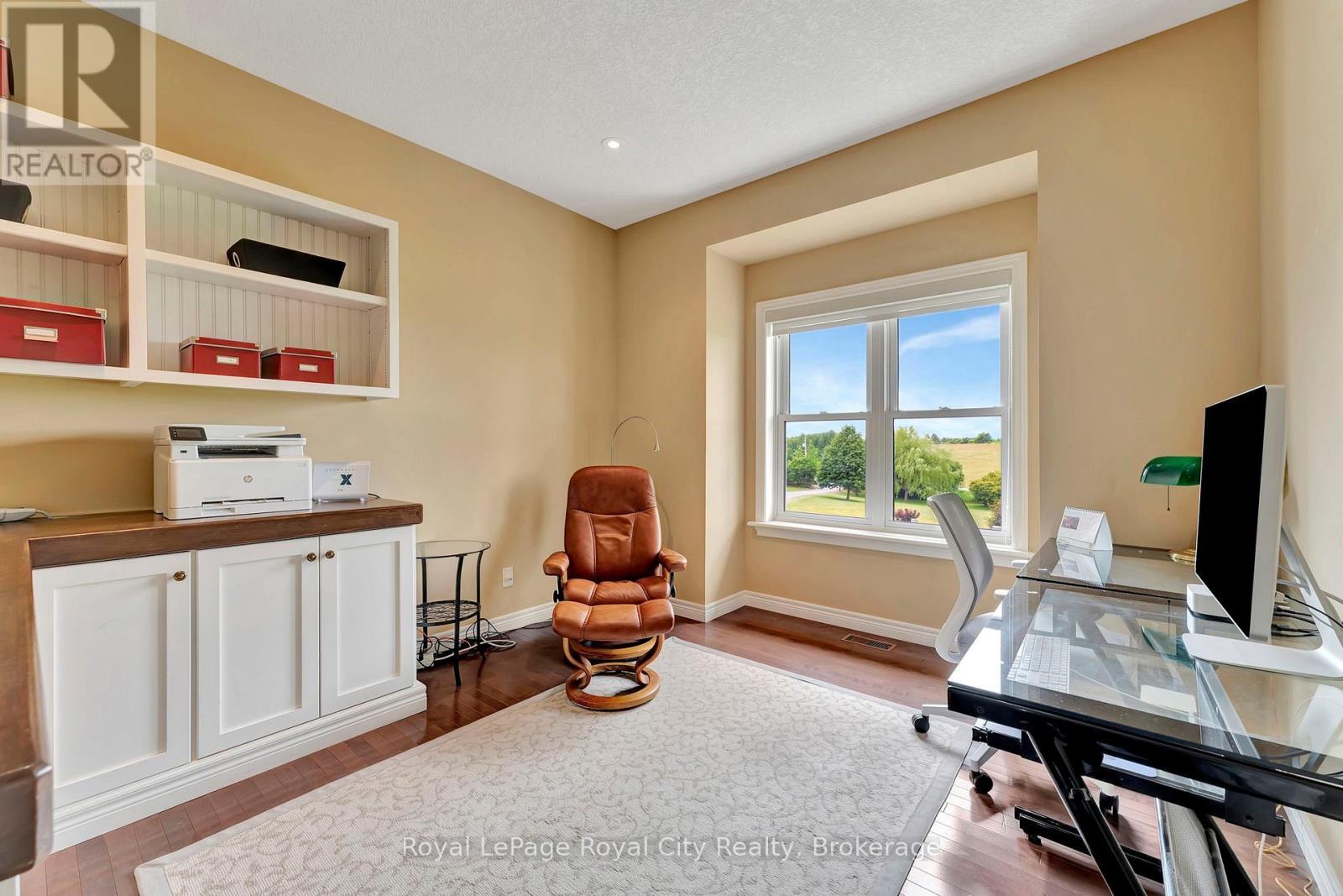 












7122 GORE ROAD

,
Puslinch (Crieff/Aikensville/Killean),




Ontario
N0B2J0

