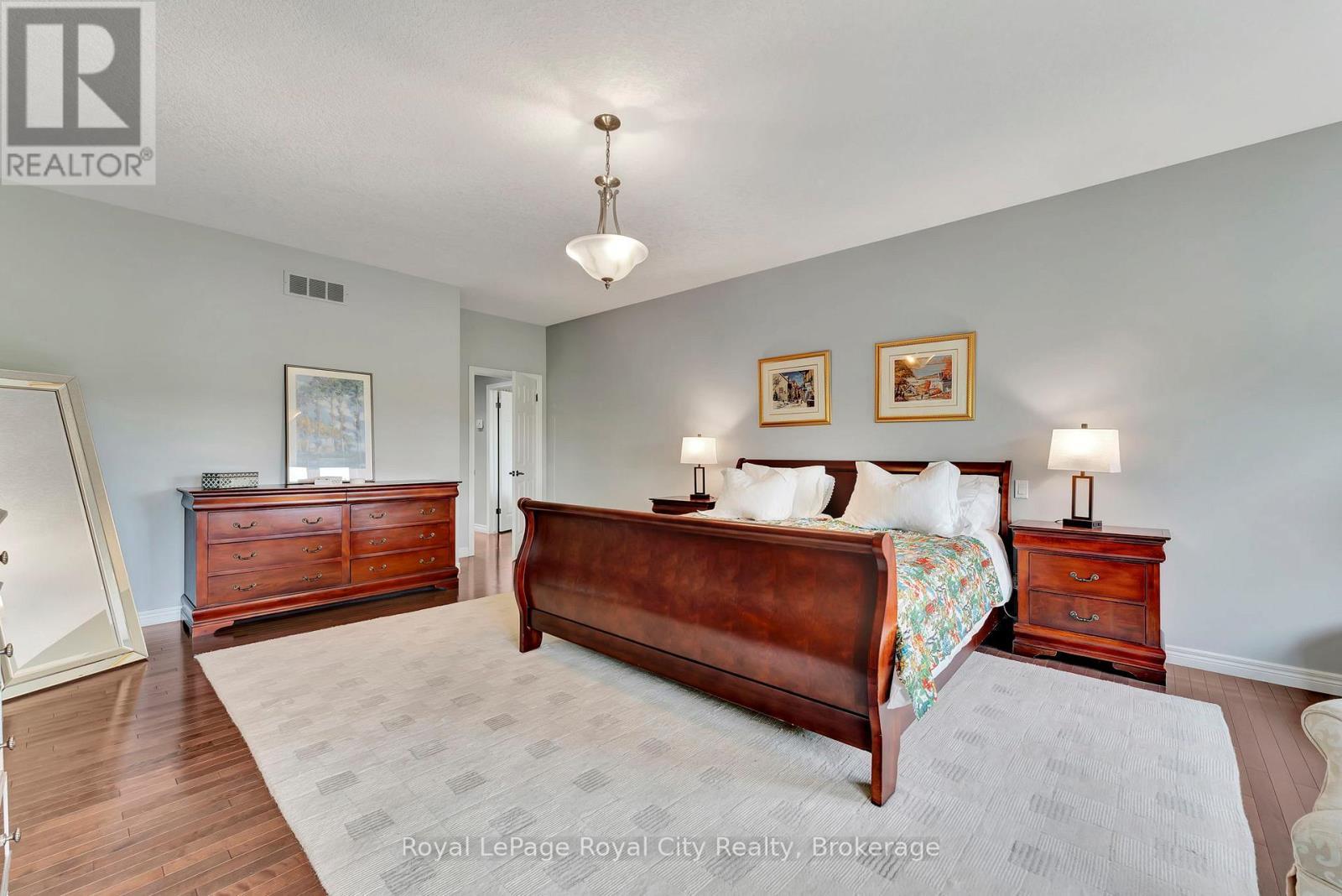 












7122 GORE ROAD

,
Puslinch (Crieff/Aikensville/Killean),




Ontario
N0B2J0


