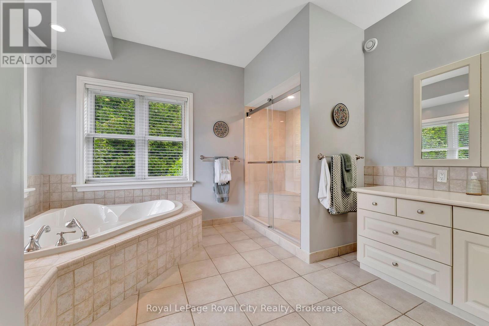 












7122 GORE ROAD

,
Puslinch (Crieff/Aikensville/Killean),




Ontario
N0B2J0


