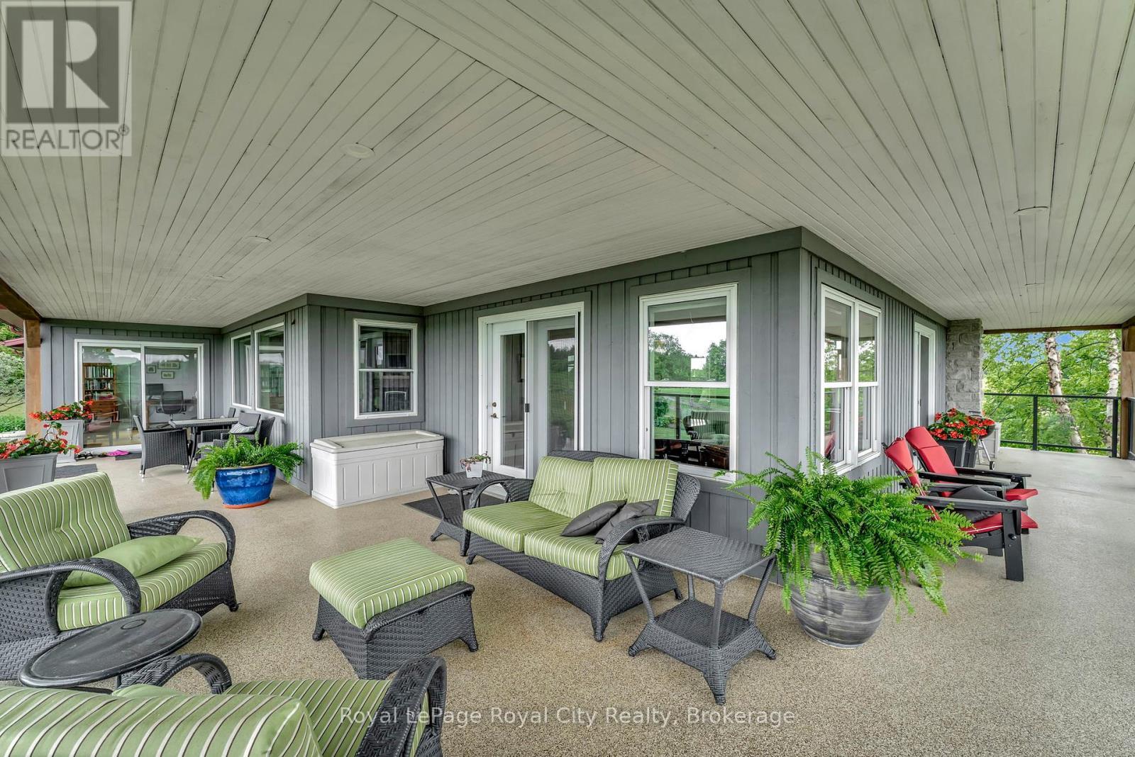 












7122 GORE ROAD

,
Puslinch (Crieff/Aikensville/Killean),




Ontario
N0B2J0

