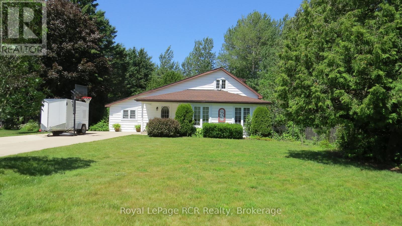 












164 EDWARD STREET

,
Saugeen Shores,




Ontario
N0H2L0

