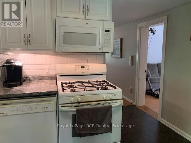 












164 EDWARD STREET

,
Saugeen Shores,




Ontario
N0H2L0

