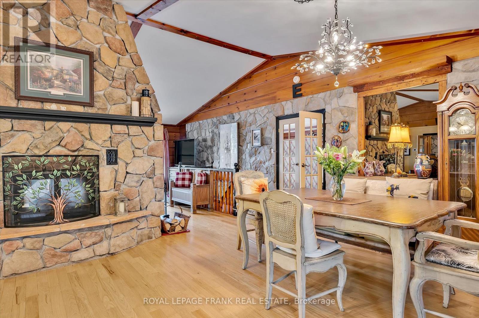 












124 FIRE ROUTE 66

,
Trent Lakes,




Ontario
K0L2J0

