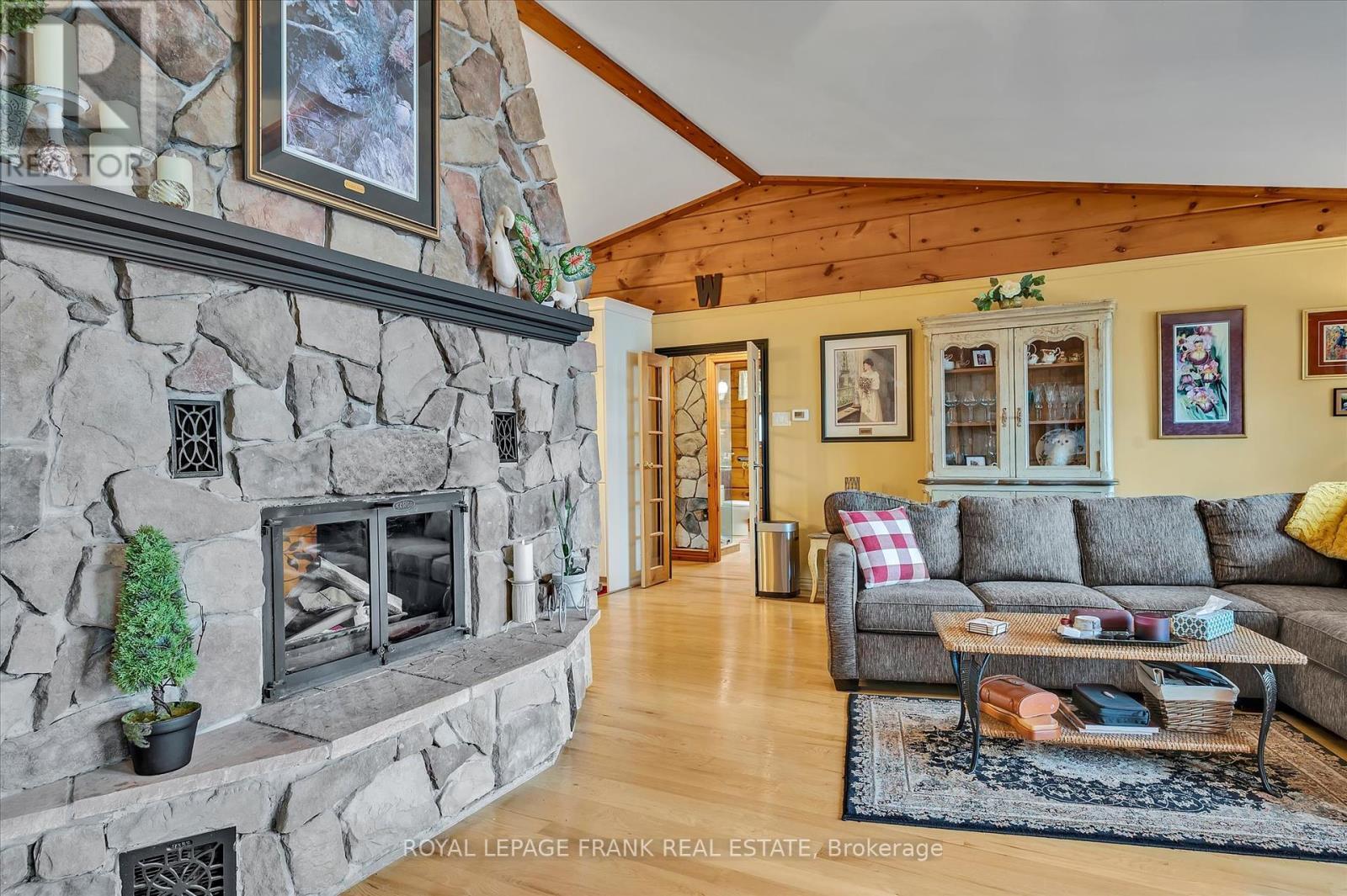 












124 FIRE ROUTE 66

,
Trent Lakes,




Ontario
K0L2J0

