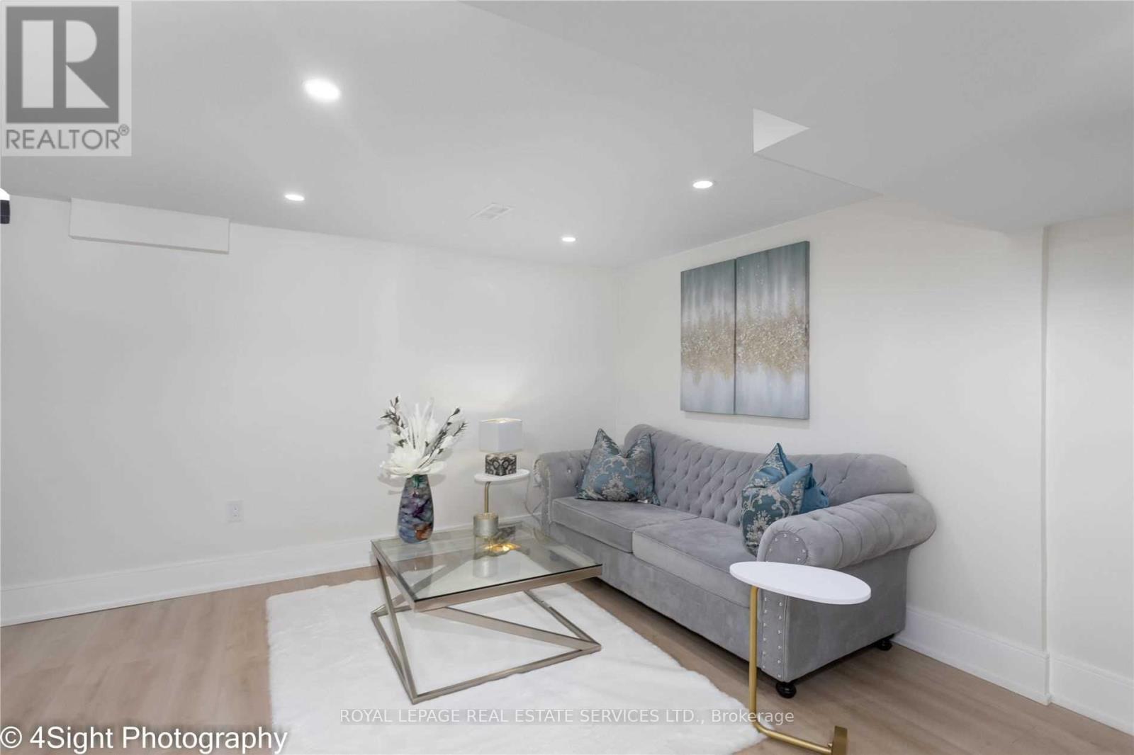 












47 - 1055 SHAWNMARR ROAD

,
Mississauga,




Ontario
L5H3V2

