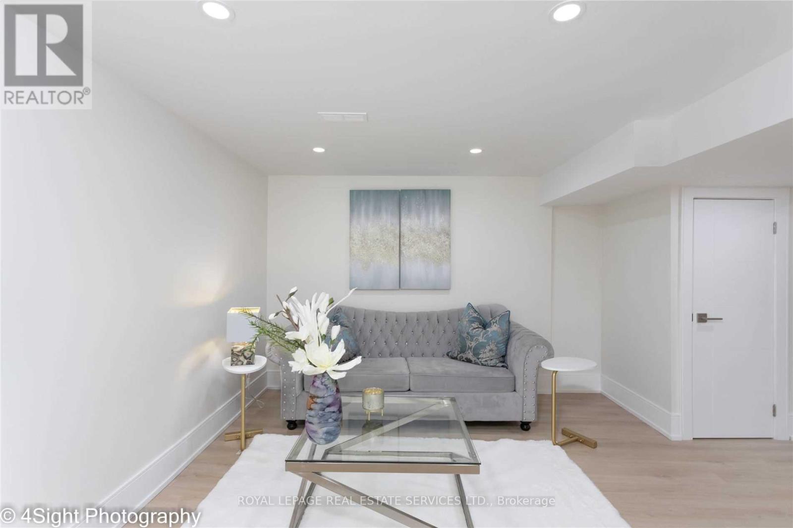 












47 - 1055 SHAWNMARR ROAD

,
Mississauga,




Ontario
L5H3V2

