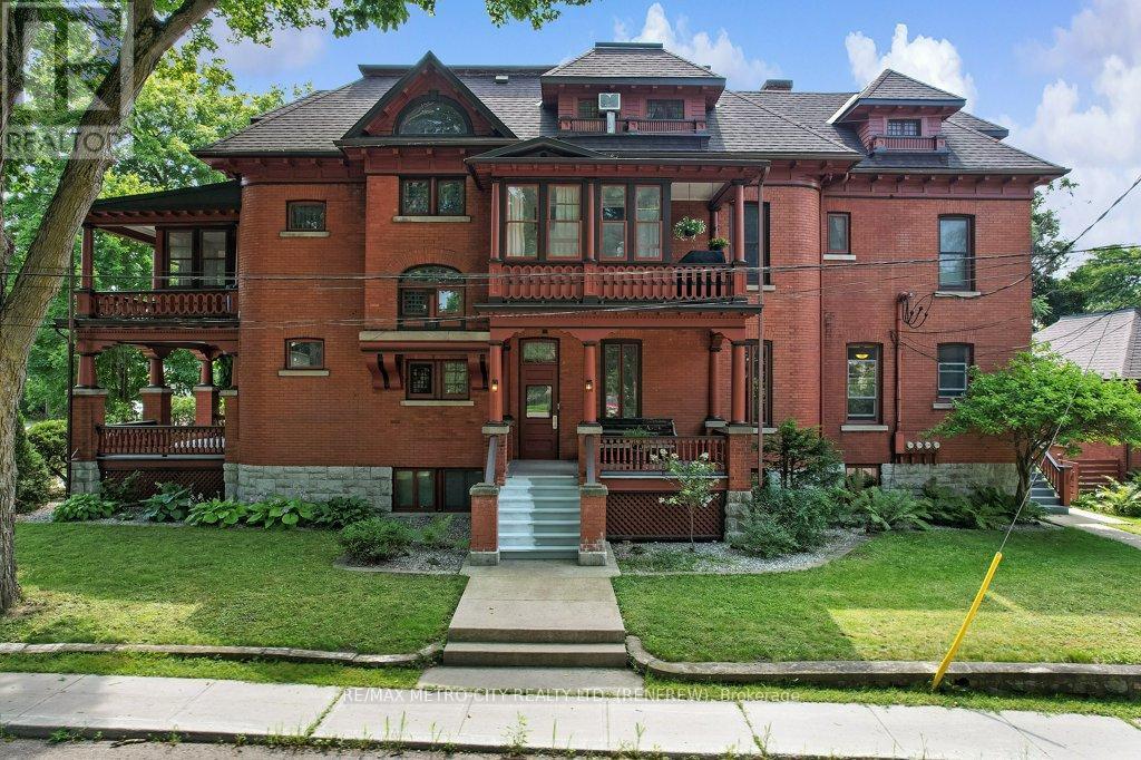 












154 QUARRY AVENUE

,
Renfrew,




Ontario
K7V2W4

