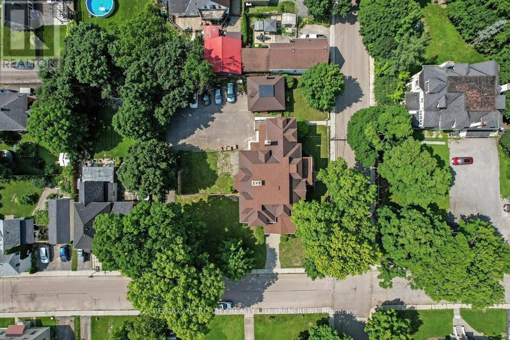 












154 QUARRY AVENUE

,
Renfrew,




Ontario
K7V2W4

