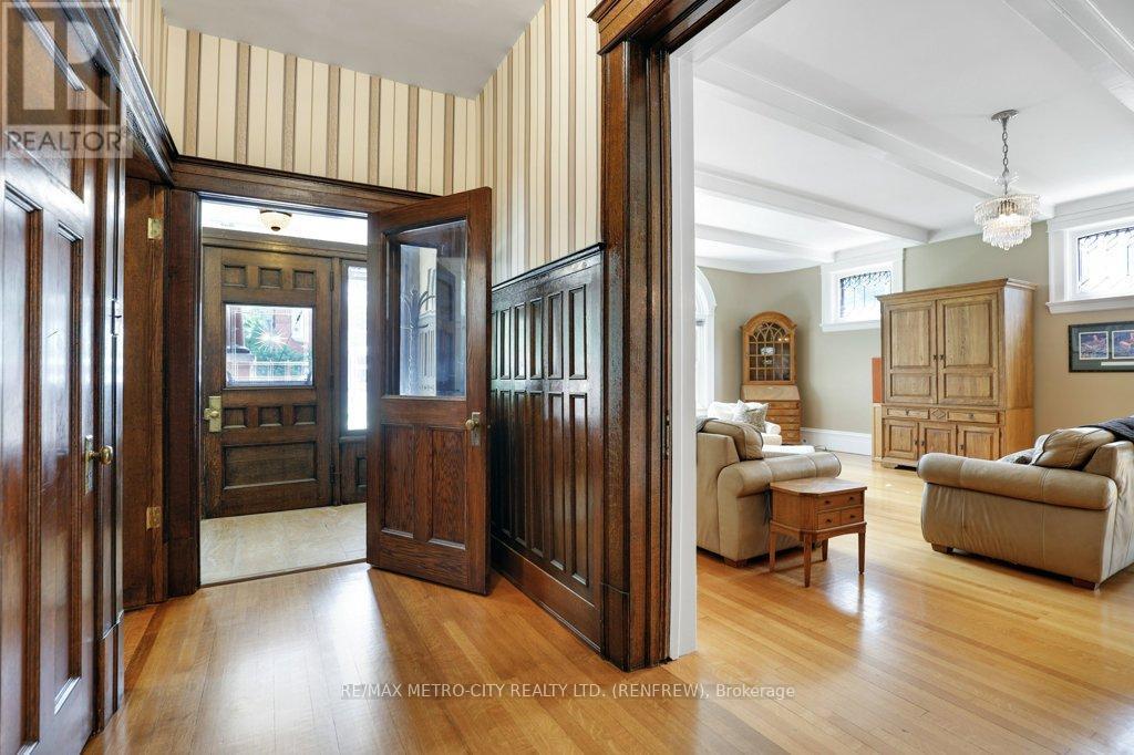 












154 QUARRY AVENUE

,
Renfrew,




Ontario
K7V2W4

