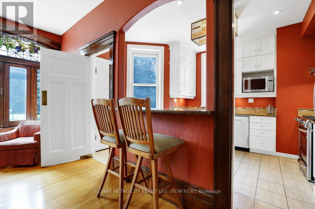 












154 QUARRY AVENUE

,
Renfrew,




Ontario
K7V2W4

