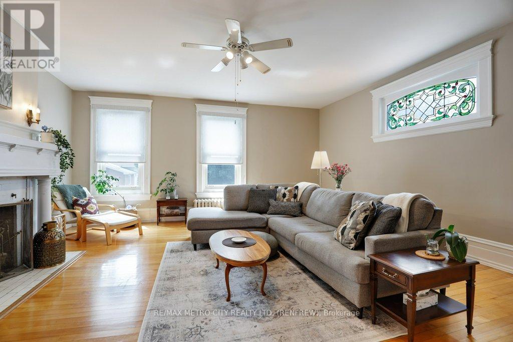 












154 QUARRY AVENUE

,
Renfrew,




Ontario
K7V2W4

