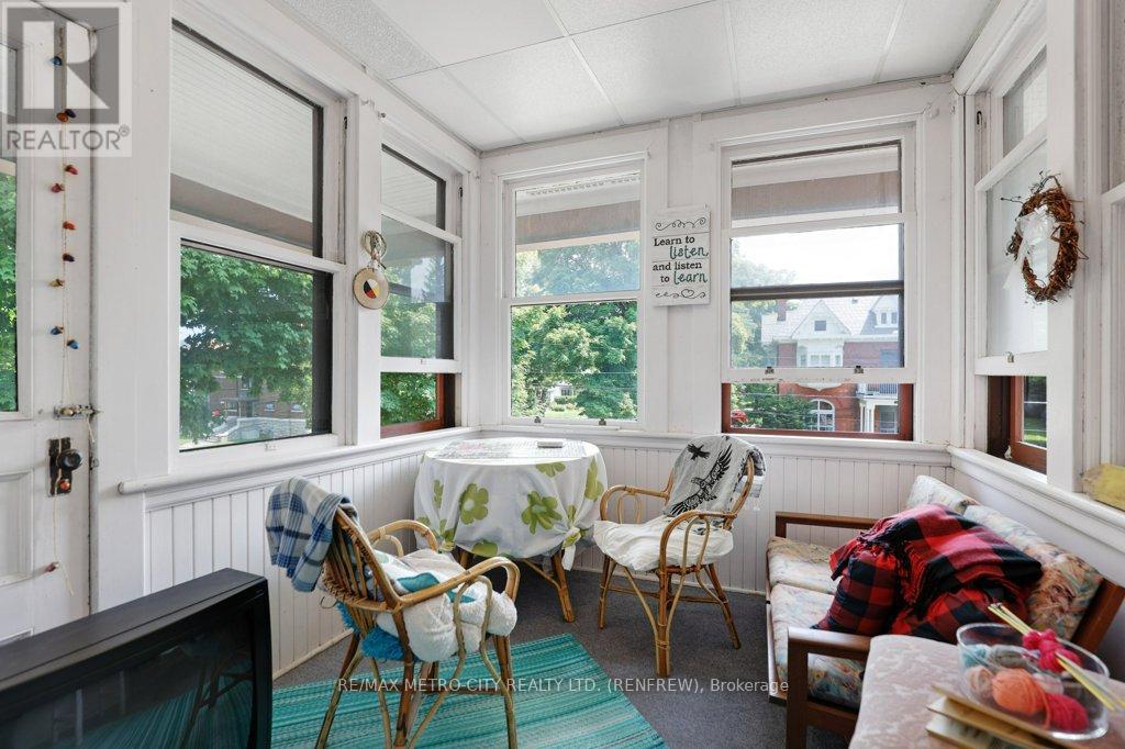 












154 QUARRY AVENUE

,
Renfrew,




Ontario
K7V2W4

