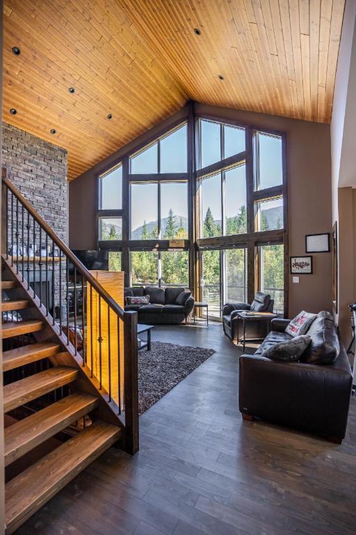 









6320


Robert

Road,
Jaffray,




BC
V0B 1T0

