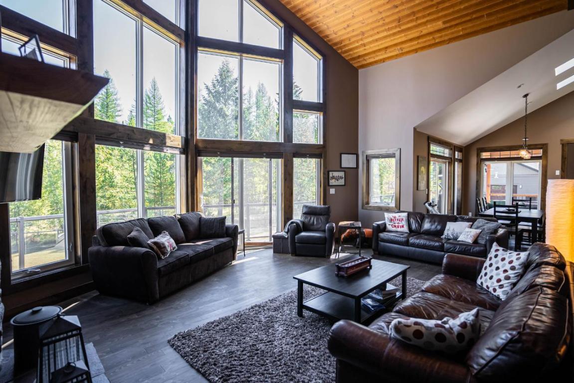 









6320


Robert

Road,
Jaffray,




BC
V0B 1T0

