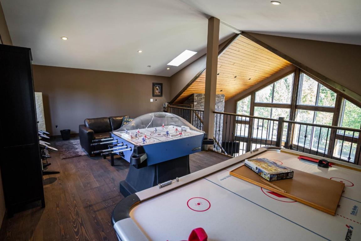 









6320


Robert

Road,
Jaffray,




BC
V0B 1T0

